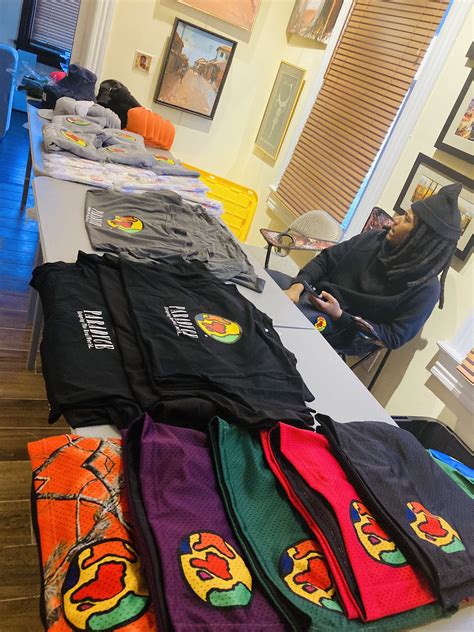 Erin Palmer on Twitter: "Checking out amazing local makers and creators