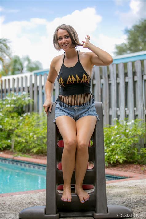 Karly Peters Skimpy Bikini In The Backyard