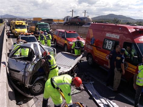 G1 Veículos Se Envolvem Em Colisão E Uma Pessoa Morre Na Br 101 Em