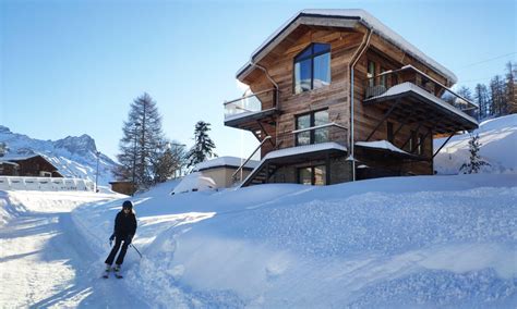 Vacances skis aux pieds Le Chalet des Boisses Chalet de location à