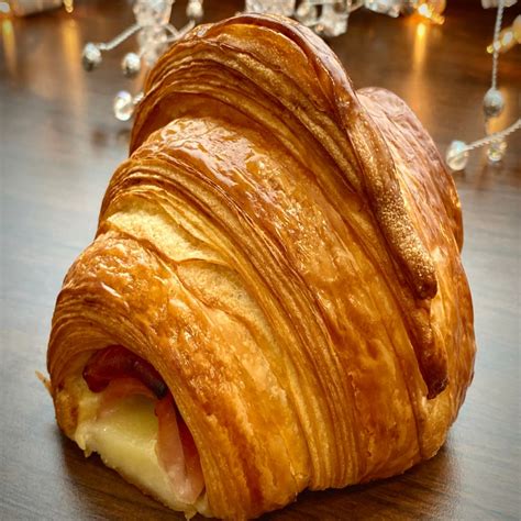 Croissant Jambon Fromage Le Petit Breton