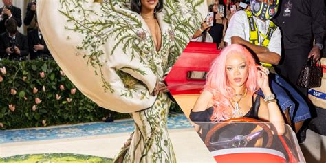 Live Met Gala Real Or Fake Picture Claimed To Be Rihanna S Met