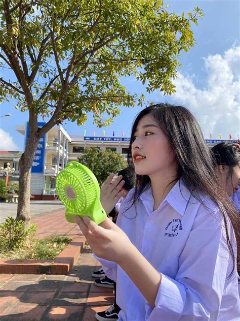 D N Hot Girl H C Ng Xinh Nh Hoa N Ch O N M H C M I B O D N Tr