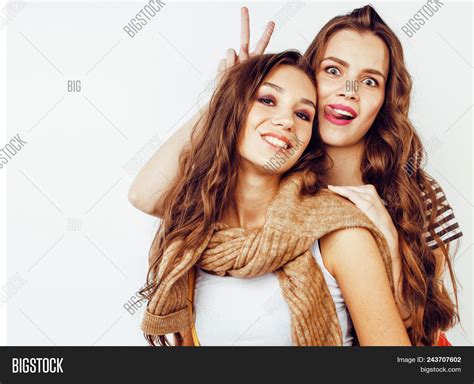 2 Friends Together