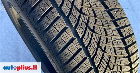 Goodyear UltraGrip, winter 225/40 R18 | A27103093