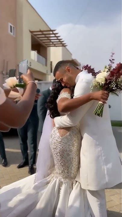 Best First Look Reaction Groom Cries Uncontrollably As He Sees His Bride Youtube