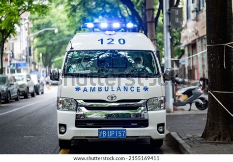 918 Chinese Ambulance Images, Stock Photos, 3D objects, & Vectors ...