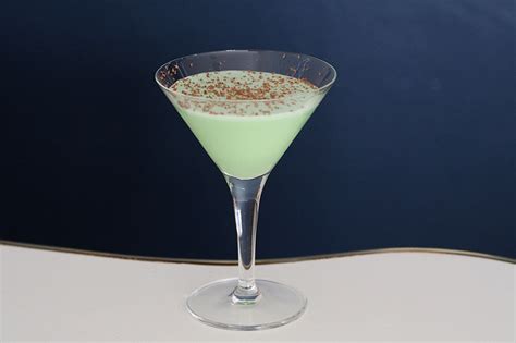 Grasshopper Cocktail Recipe - Cocktails & Bars