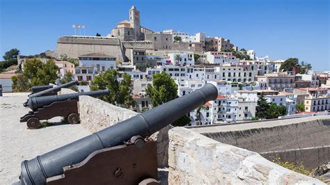 Zaragoza contará con un vuelo chárter a Ibiza para finales de mayo