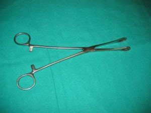 Sponge holder forceps types - Surgicaltechie.com