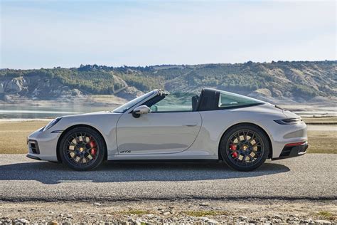 Porsche 911 GTS (2021) Specs & Price