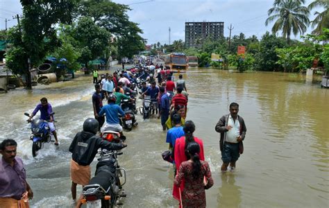 Thousands await rescue in Kerala amid deadly floods - cnbctv18.com