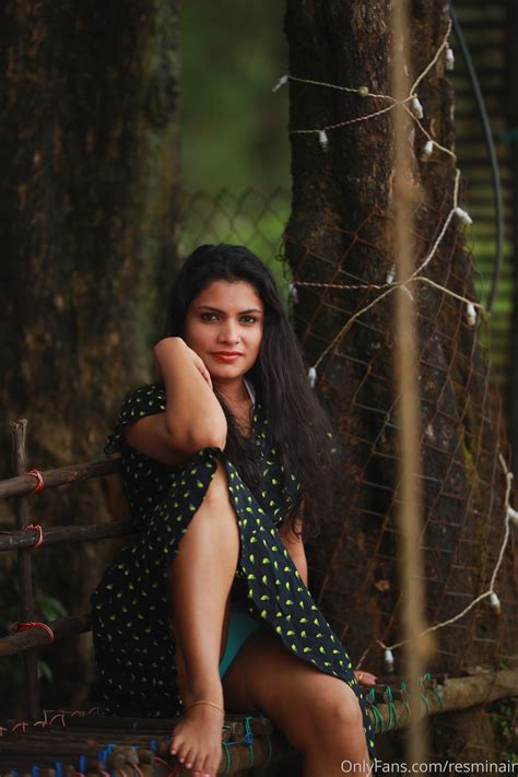 Resmi Nair Indian MILF 3648x5472 F4316b0e3d4b0e4063826a2776fb6fbb Porn Pic