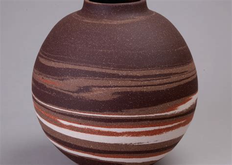Stoneware - Ceramics Now