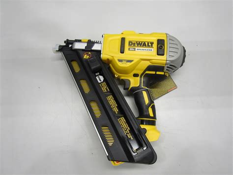 Dewalt 20v Cordless 30 Degree Paper Collated Framing Nailer Tool Only Dcn692b Ebay