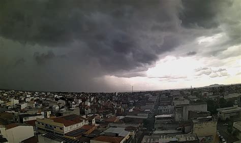 Avanço de chuva intensa em Paulo Afonso BA veja o vídeo exclusivo