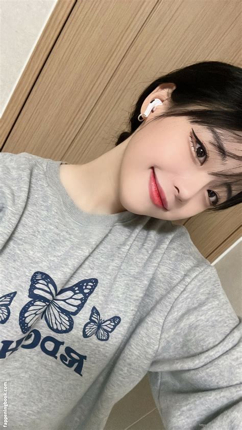 Hinachan Nude OnlyFans Leaks Fappening FappeningBook