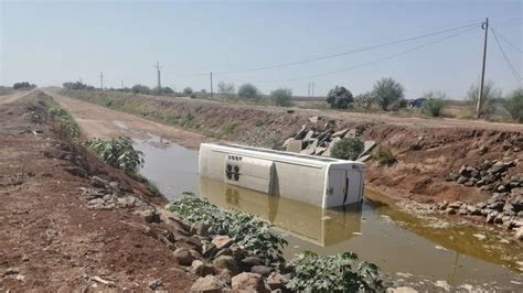 Autob S Escolar Termina Al Interior De Un Canal De Riego En Navojoa