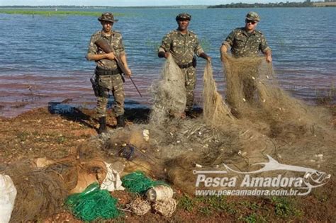 Pma Apreende Redes Durante Fiscaliza O No Rio Parana Ba Em Go