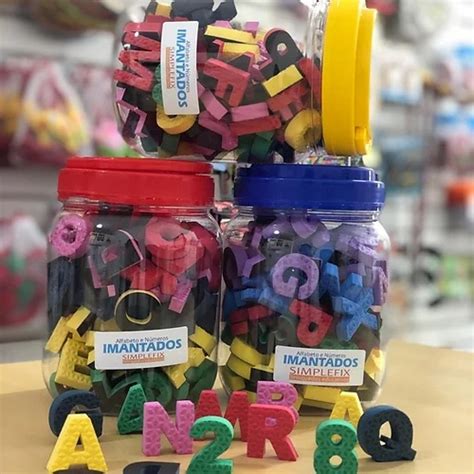 Letras e Números Imantados de EVA Pote 108 Peças Brinquedo