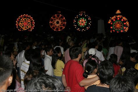 Ligligan Parul - Pampanga's Giant Lantern Festival (4.30pm to 12.30mn) • Our Awesome Planet