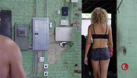 Kelly Dowdle nude pics página 1