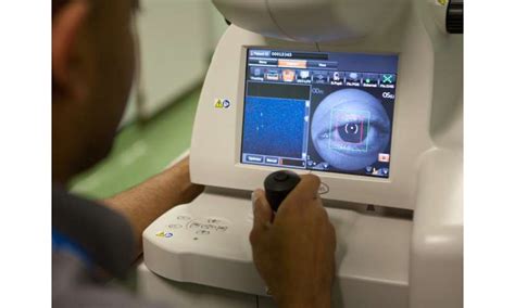 Artificial intelligence equal to experts in detecting eye diseases