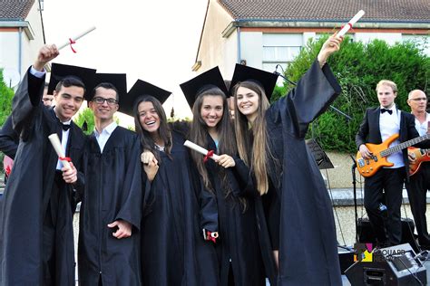 Bal De Promo 2016 Au Lycée Herriot En Noir Et Blanc Lycée Edouard Herriot