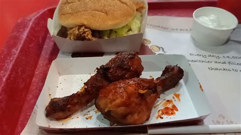 Kfc S Spicy Zinger Chicken Burger Smoky Grilled Chicken Youtube