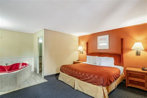 Stamford, CT Hotel | Red Carpet Inn | stayhihotels.com