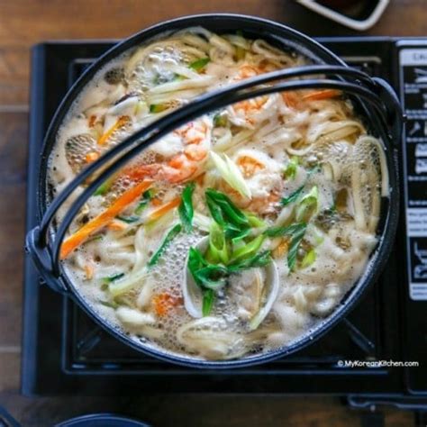 Kalguksu Korean Knife Cut Noodle Soup My Korean Kitchen