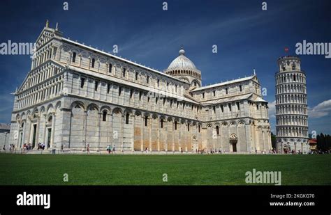 Time Lapse Of Pisa Cathedral Tourists People Visit Leaning Tower Iconic