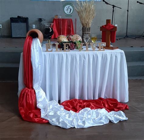 Decorações Do Altar Da Igreja