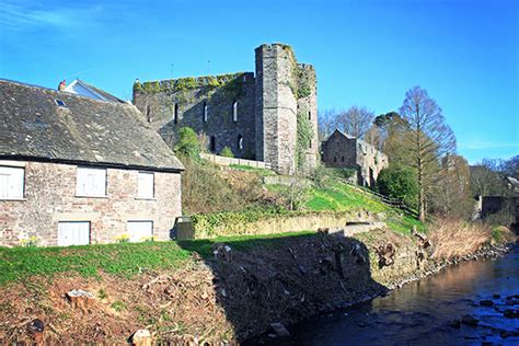 Castles in the Brecon Beacons - OS GetOutside