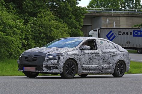 2017 Renault Megane Sedan Spied, Looks Like a Smaller Talisman ...