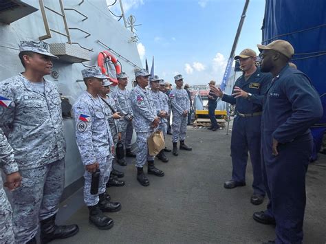 DVIDS - Images - U.S. Navy Sailors give training to Philippine Navy ...