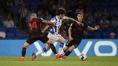 Muere Un Aficionado De La Real Sociedad Tras Ser Evacuado En El Partido