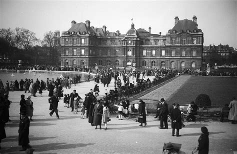 Paname Paris On Twitter Le Jardin Du Luxembourg Et La Foule Des