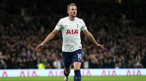 Tottenham Hotspur 3 1 Brighton Harry Kane Scores Twice As Spurs Ease