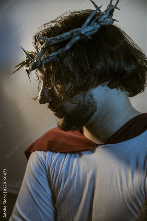 Jesus Christ With Crown Of Thorns Portrait Stock Foto Adobe Stock