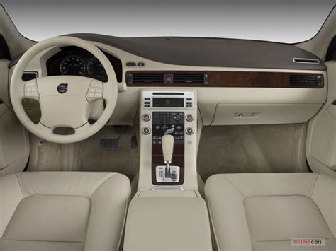 2008 Volvo XC70: 11 Interior Photos | U.S. News