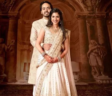 Anant Ambani Radhika Engaged बेटे अनंत अंबानी और राधिका मर्चेंट की सगाई में अलग अंदाज में नजर