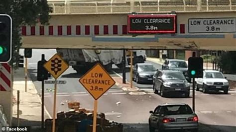 Bayswater Bridge Will Be Demolished As Locals Debate How To Farewell Perth Trains Bridge Daily