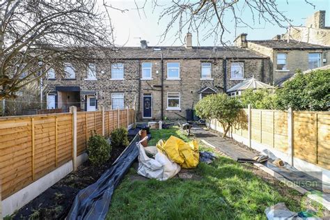 New Hey Road Huddersfield 1 Bed Terraced House £130 000