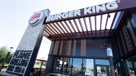 Texte De Signes De Burger King Et Avant De Logo De Magasin De Bâtiment