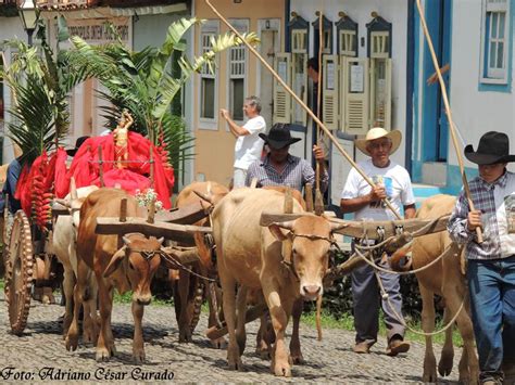 Hoje 21 logo mais às 08h00 acontece o tradicional Desfile de Carros