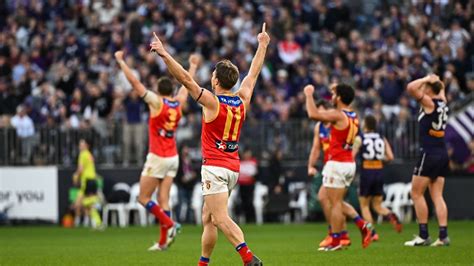 AFL Round 21 Lions have top-two in sights after edging Dockers - ESPN