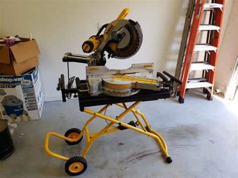 Dewalt Dwx726 32 12 In X 60 In Rolling Miter Saw Stand With 300 Lbs Capacity