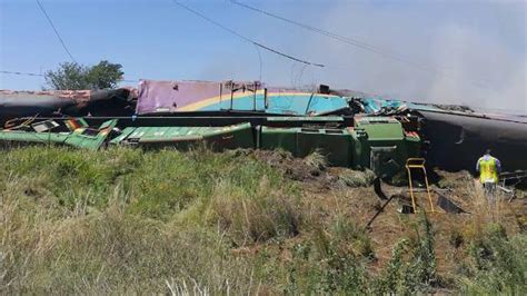 South Africa train crash: 18 dead, many hurt - CNN