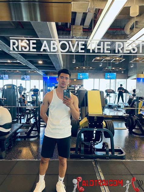 Boy gym cu bự dài đến cuống họng chịu chơi chịu hợp tác sex mọi tư thế Alotrai